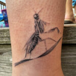 microrealism-praying-mantis-tattoo-dennis-garcia-patayin Praying mantis fine-line micro tattoo